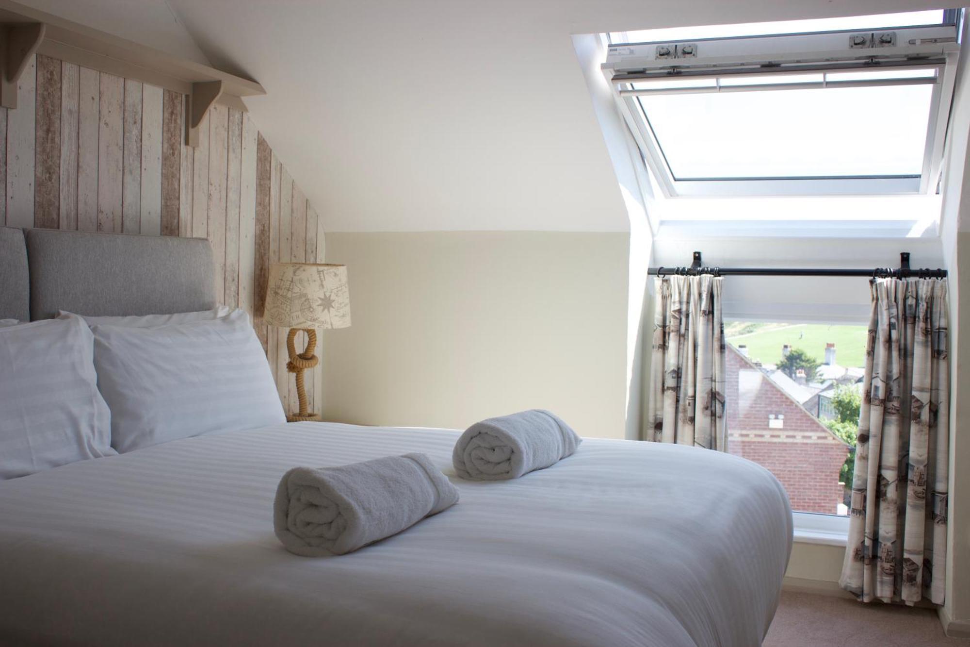 Durdle Door Hotel Lulworth Cove Exterior photo